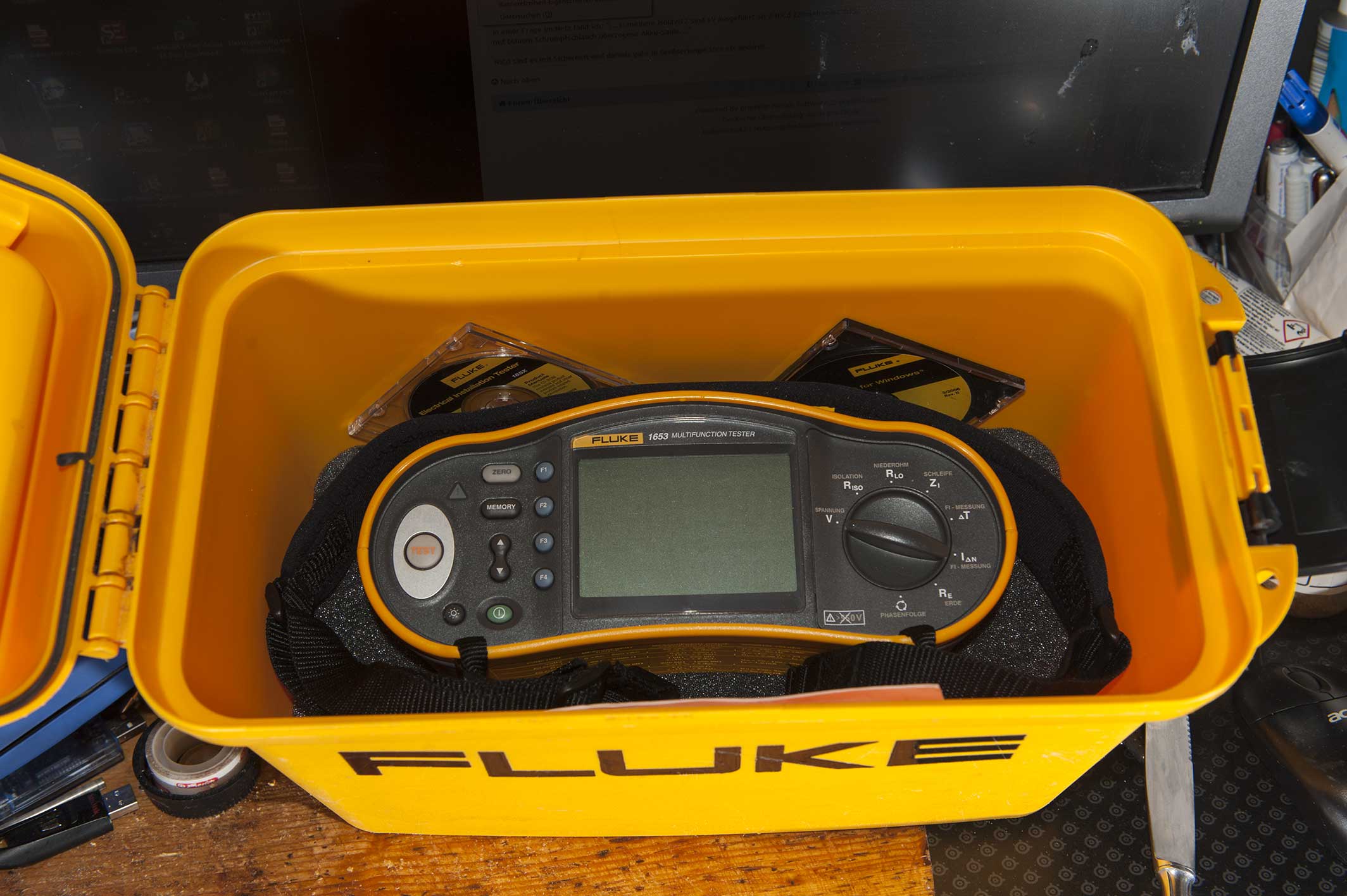 FLUKE-05.jpg